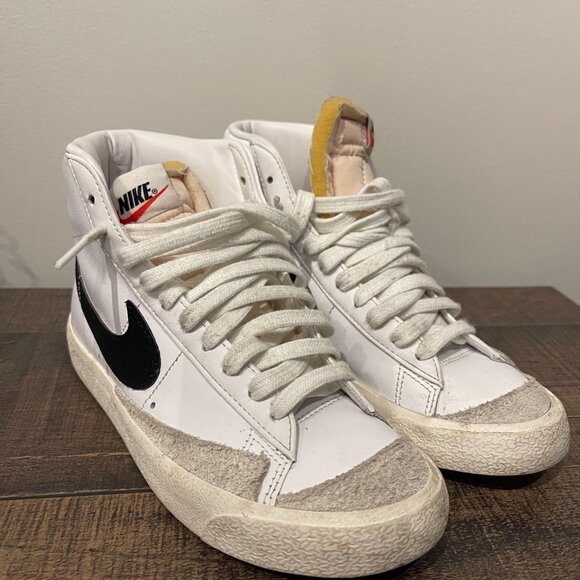 Women's Nike Blazers - Picture 2 of 4